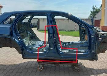 Audi Q8 E-TRON SUV próg prawy słupek b środkowy prawa strona 