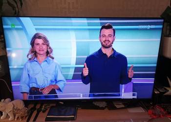 Sprzedam Nowy telewizor SAMSUNG -65- cali -2299zl  paragon gwarancja
