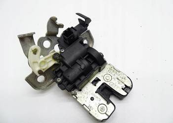ZAMEK KLAPY BAGAŻNIKA TYŁ TYLNY AUDI A4 B8 A5 8T 9K9927505 ZAMEK KLAPY BAGAŻNIKA TYŁ TYLNY AUDI A4 B8 A5 8T 9K9927505