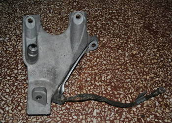 Łapa silnika PRAWA bmw e60 e61 e63 e64 523i 525i 530i 630i