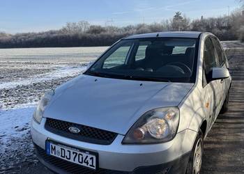 Ford Fiesta 2006 1.3 benzyna klima 85 tys przebiegu zero rdzy
