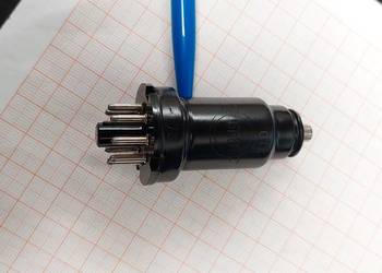 Sprzedam Lampa 6B8 3 szt.   (A851/A851/A852)