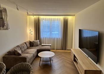 Serock Mieszkanie 2 pokojowe 54qm ul. Rynek umeblowane klima bd. wys. stan.