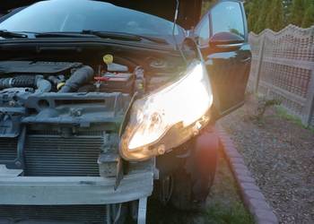 Lampa lewy przód Peugeot 2008 I lift 2016 jasny środek