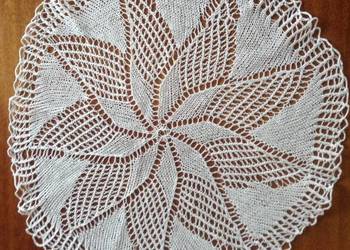 Rękodzieło - różne serwetki szydełkowane z lat 60/70.