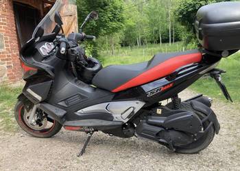 Od motocyklisty skuter max Aprilia 125