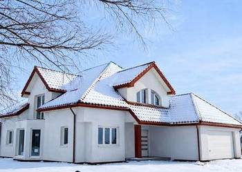 Dom z budynkiem gospodarczym