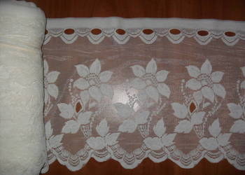 zazdroska ,krótka firanka kremowa 60 cm. 30 cm.