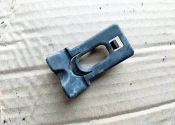 FIAT UNO SPINKA UCHWYT PODPORA MASKI POKRYWY SILNIKA FIAT UNO SPINKA UCHWYT PODPORA MASKI POKRYWY SILNIKA