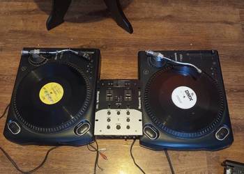 Sprzedam console  2 decki i mixer w walizce jak na zdjęciu