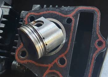 Tłok cylinder głowica  49ccm 139fmb junak 902