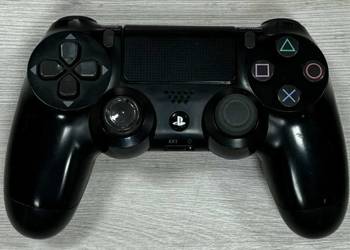 Pad do konsoli PS4