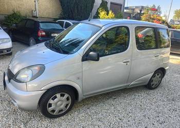 Toyota Yaris Verso ekonomiczny 1.3 świeży przegląd
