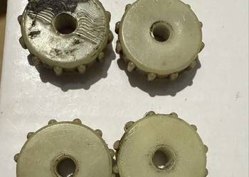 Nakrętki osłon lamp tył BMW e21