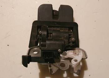 Zamek klapy bagażnika AUDI 8R0827505