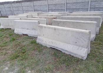 Bariera drogowa mur oporowy