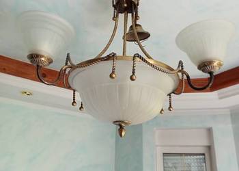 Stare mosiezne lampy stojace  oraz zyrandol