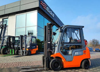 Wózek widłowy Toyota 42-7FGF18 1,8 t triplex 4,7 m LPG | 2000