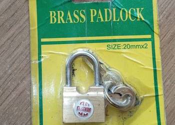 Mini kłódeczka do walizki.