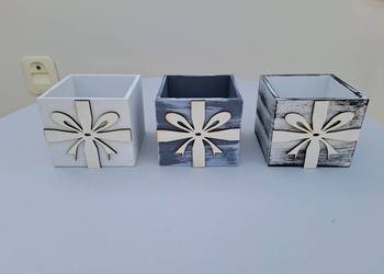 Flower boxy osłonki drewniane dekoracyjne okolicznościowe całoroczne