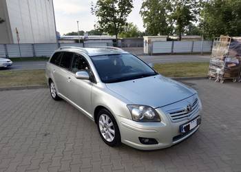 Toyota Avensis LIFT 1.8 Benz.__Salon Polska __ Bezwypadkowa __ maly przebie