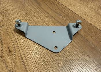 Wspornik mocowanie regulatora prądnicy Fiat 126 p oryginał 4383408