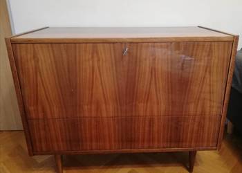 Komoda na nóżkach z epoki PRL - Bieliźniarka