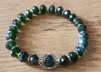 Bransoletka z zielonych koralików – elegancka, elastyczna
