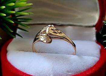 Złoty pierścionek 750