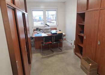 Zestaw kontenerów biurowych