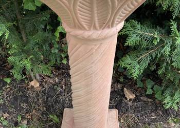 Ogrodowa kolumna z ceramiki