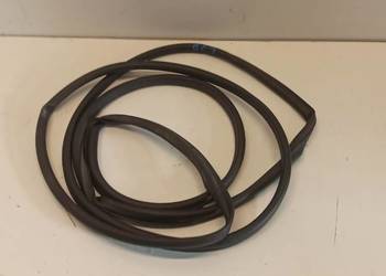 VW TIGUAN II USZCZELKA DRZWI LEWY PRZÓD 5NA837701A