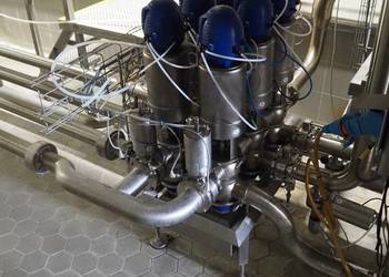 Manifold z zaworami Alfa Laval i regulatorami