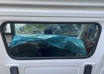 Mercedes Actros Antos Arocs MP4 MP5 szyba tył tylna budowlanka uszczelka