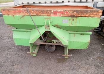 Rozsiewacz nawozów Brzeg 700l