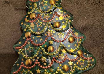 Choinka. Metalowe pudełko