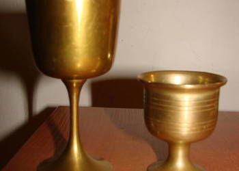 mosiężny kieliszek