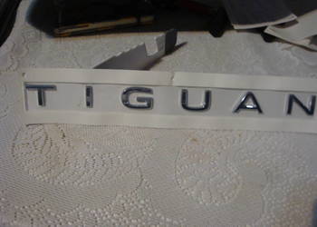 Emblemat z napisem TIGUAN  - Volkswagen