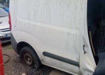 FIAT DOBLO II COMBO D 10-15 cwiartka tył błotnik prawy FIAT DOBLO II COMBO D 10-15 cwiartka tył błotnik prawy