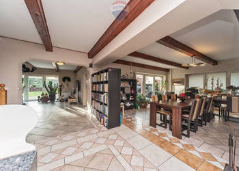 Dom w świetnej lokalizacji JAWORZE