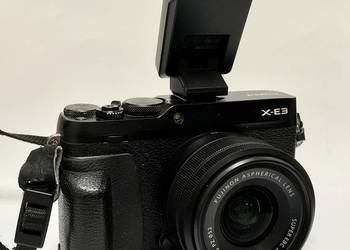 Fujifilm X-E3 + XC 15-45 mm OIS PZ APS-C 4K grip Meike EF-X8