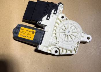 vw golf 4, silniczek podnośnika prawy tył