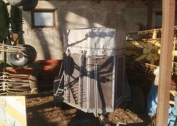 Przyczepa do przewozu zwierząt koniowóz