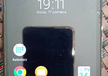 dwa telefony- xperie serii z, akcesoria