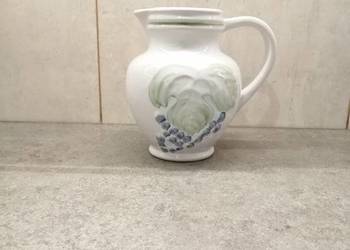 ceramiczny biały dzbanek