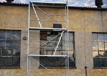 Rusztowanie elewacyjne 24,6 m2 Rusztowanie 3x8,2m Podesty drewniane