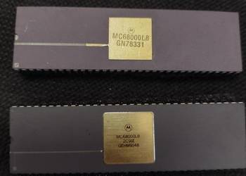 MC68000L8 MPU  NMOS 32Bit CMOS 8MHz Motorola CerDIP 64pin