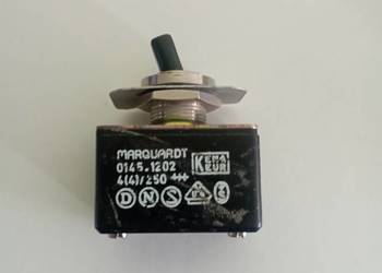 Dźwigniowe przełączniki różnego rodzaju