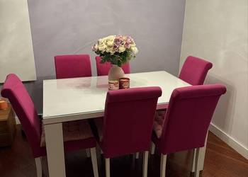 Stół do jadalni z krzesłami