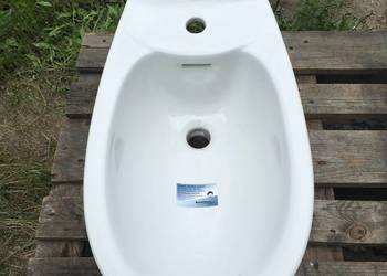 Bidet wiszący vitro 58x35 firmy KERAMAG